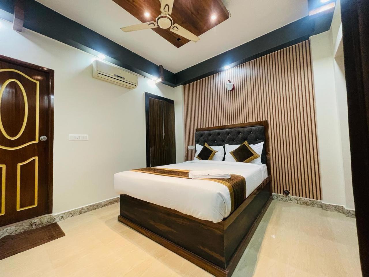 Hotel Boss Palace Mysore Buitenkant foto