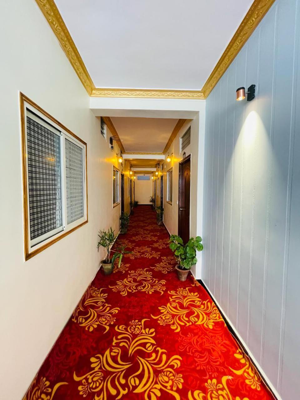 Hotel Boss Palace Mysore Buitenkant foto