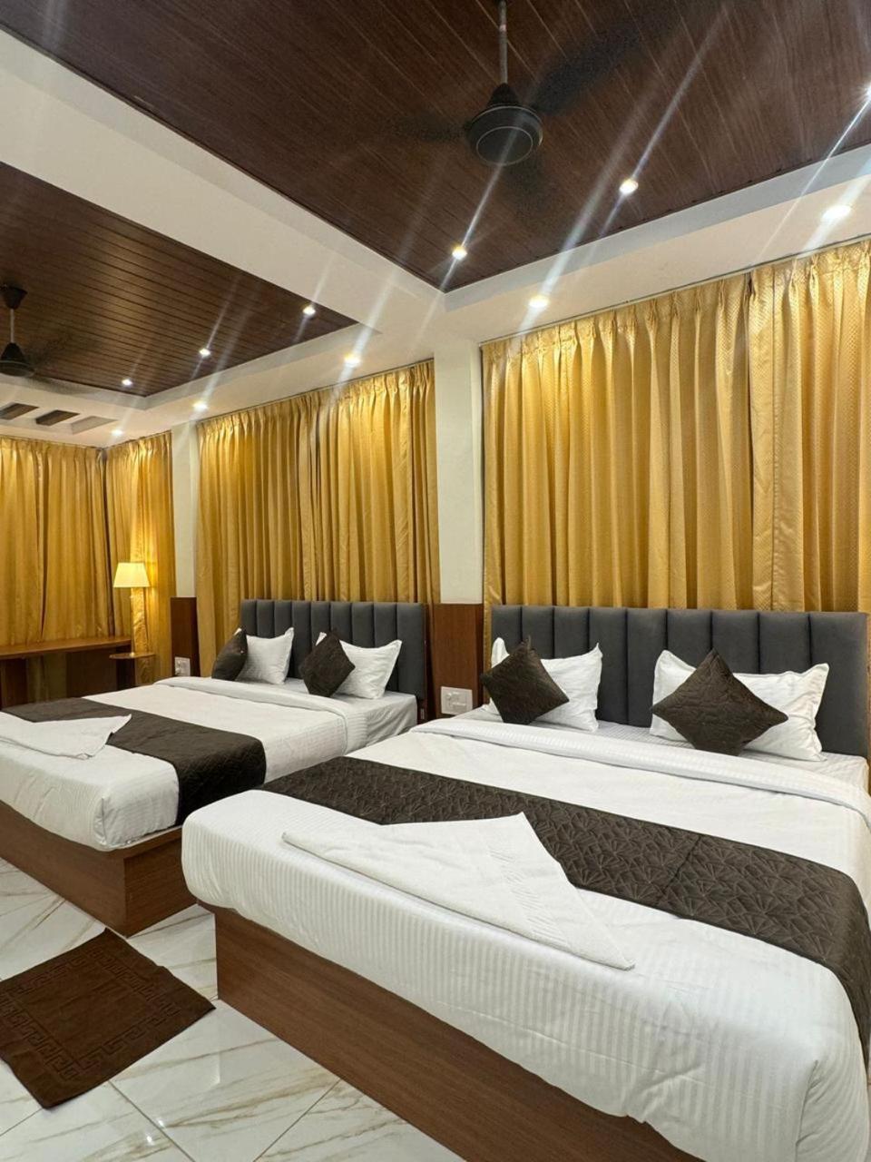 Hotel Boss Palace Mysore Buitenkant foto